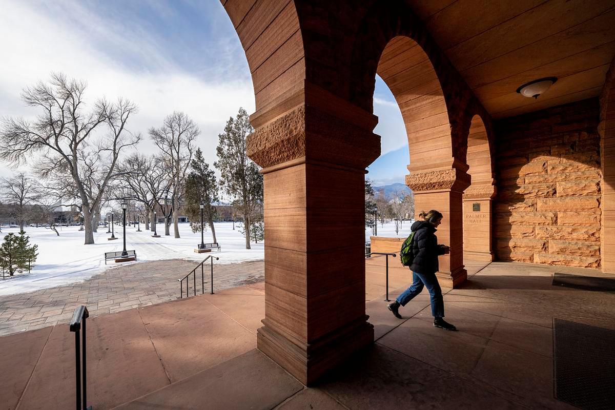 Palmer Hall photographed on 1/18/23 after moderate night snowfall. Photo by Lonnie Timmons III / Colorado College.